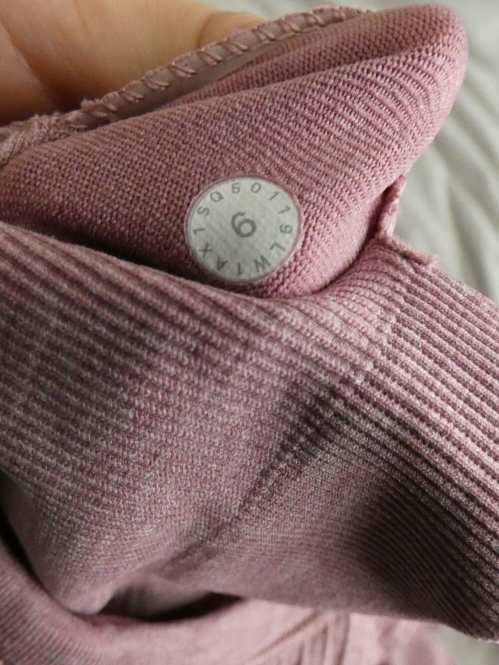 Lululemon Ribbed Racer Back Top sz 6 - Picture 4 of 4